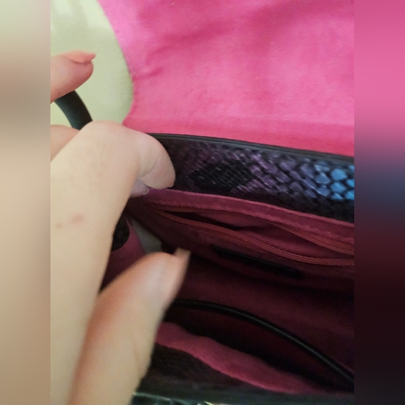 NWOT BETSEY JOHNSON Chain Snakeskin Print Mini Purse - Picture 8 of 8